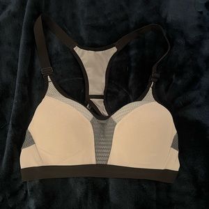 Victoria Sport Sports Bra 32B